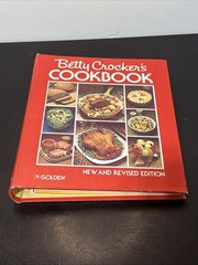 Vintage Betty Crocker’s Cookbook 5 Ring Binder Hardcover 1978 1981 9800