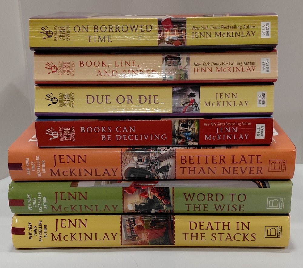 Lot Of 7 JENN MCKINLAY „LIBRARY LOVERS MYSTERY” Hardback/Paperback Books