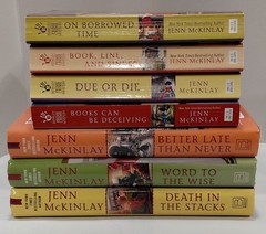 Lot Of 7 JENN MCKINLAY „LIBRARY LOVERS MYSTERY” Hardback/Paperback Books