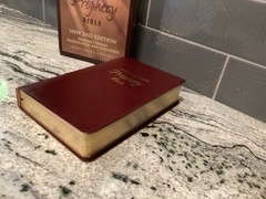 The Jack Van Impe Prophecy Bible New 2nd Edition King James Version EUC