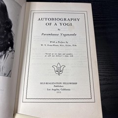 Autobiography of a Yogi Paramhansa Yogananda 1955 6th Ed