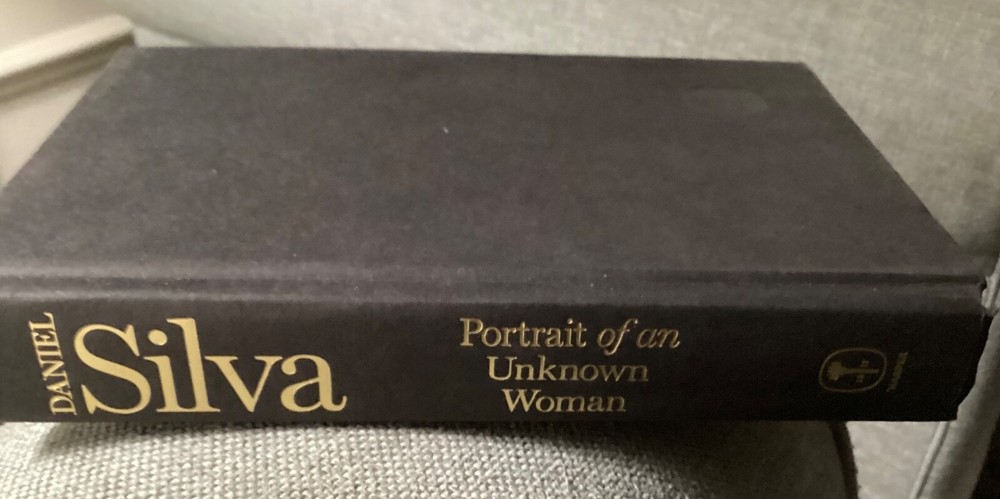 Portrait of an Unknown Woman /Daniel Silva (Hardcover) free ship No Dust Jacket