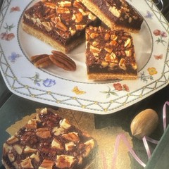 Classic Christmas Cookies: Dozens of Classic Recipes Hardback Book 77 pages