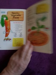 1992 Dole Fun With Fruits & Vegetables Kids Recipes Cookbook 44 pages