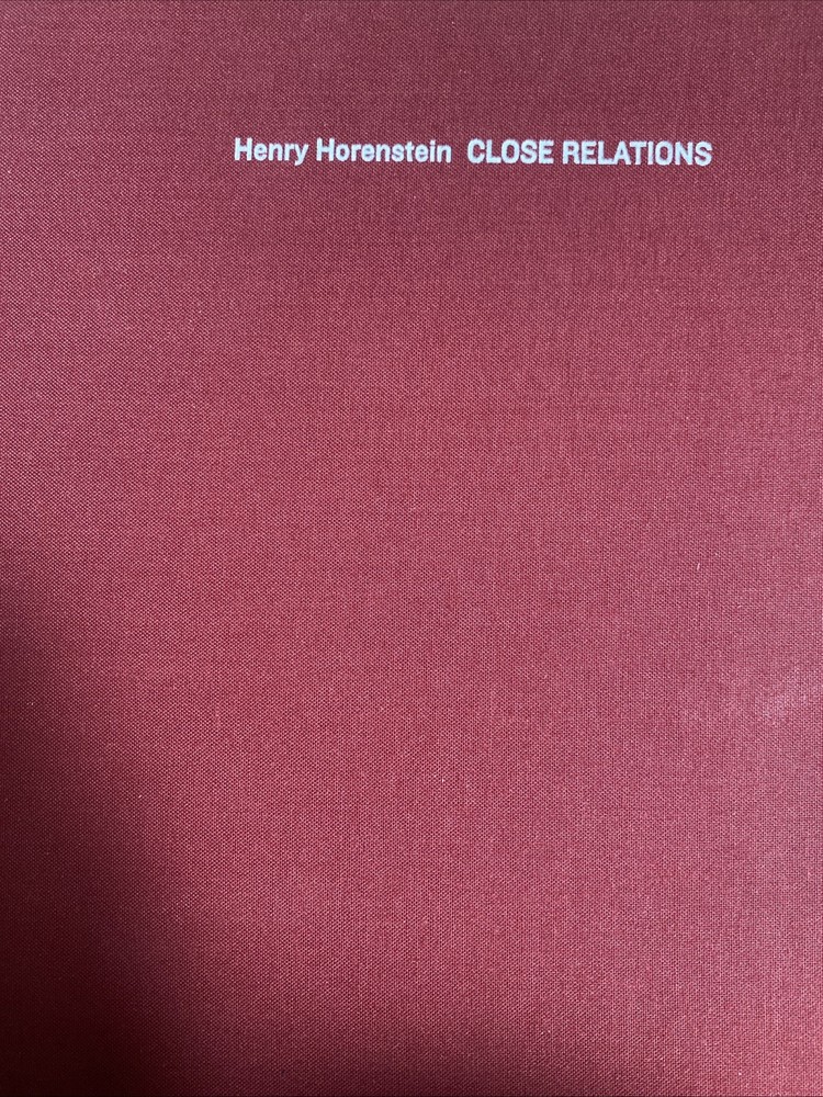 Close Relations / Henry Horenstein ; Introduction by Tom Magliozzi ; Hardcover