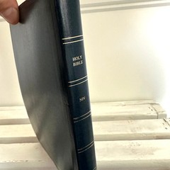 Holy Bible : New King James Version, Premium Bonded Black Leather NIV 1996 USA
