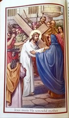 ANTIQUE CATHOLIC LATIN ENGLISH MISSAL; FINE BINDING; TLM BRIGHT GILT; CA.. 1962