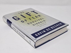 Gift of Fear Survival Signals That Protect Us from Violence by Gavin de Becker