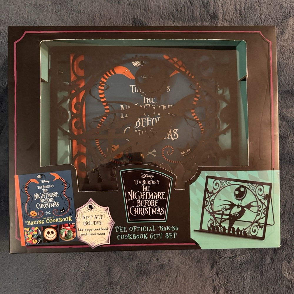 Tim Burton’s The Nightmare Before Christmas: The Official Cookbook Gift Set