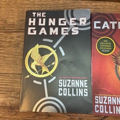 The Hunger Games Trilogy: The Hunger Games / Catching Fire / Mockingjay, Collins