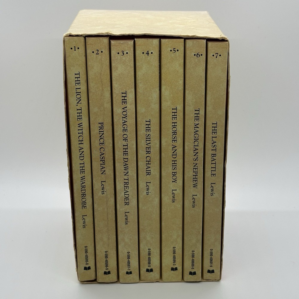 Vintage CS Lewis Chronicles Of Narnia Complete Book Box Set 1987 Paperback