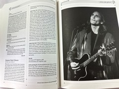 MusicHound Folk: The Essential Album Guide by Neal Walters W/CD