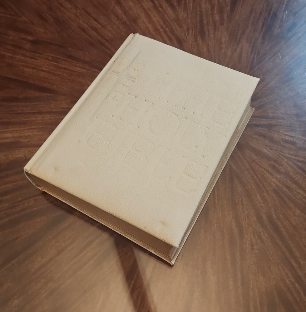 The Holy Bible LARGE Family Peace of Mind Edition 1960