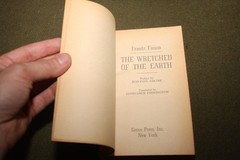 The Wretched of the Earth by Frantz Fanon 1968 PB 1st Print Black Cat Grove