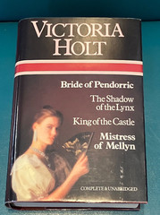 1987 VICTORIA HOLT – 4 Complete Unabridged Books in One! HC 862 pages