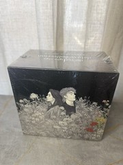 BRAND NEW! Sealed! The Twilight Saga Deluxe Collection Stephenie Meyer