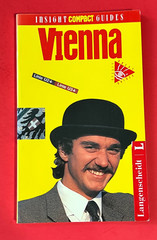 VIENNA ~ Insight Compact Guides ~ Tour Guide ~ 1995 ~ 104 pages