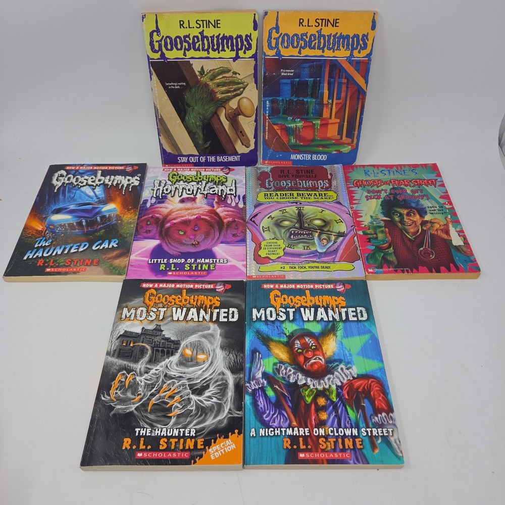 Goosebumps Books Lot Of 8 Paperback R.L. Stine Scholastic 1990s – 2000s
