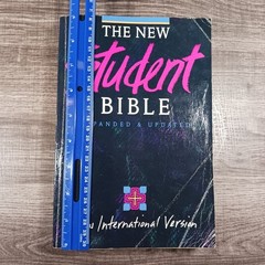 The New Student Bible International Version Expanded Updated Zondervan Paperback