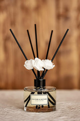 Reed Diffuser Set 6.7Oz (200Ml) April Flower Scented Diffuser with Sticks Home F