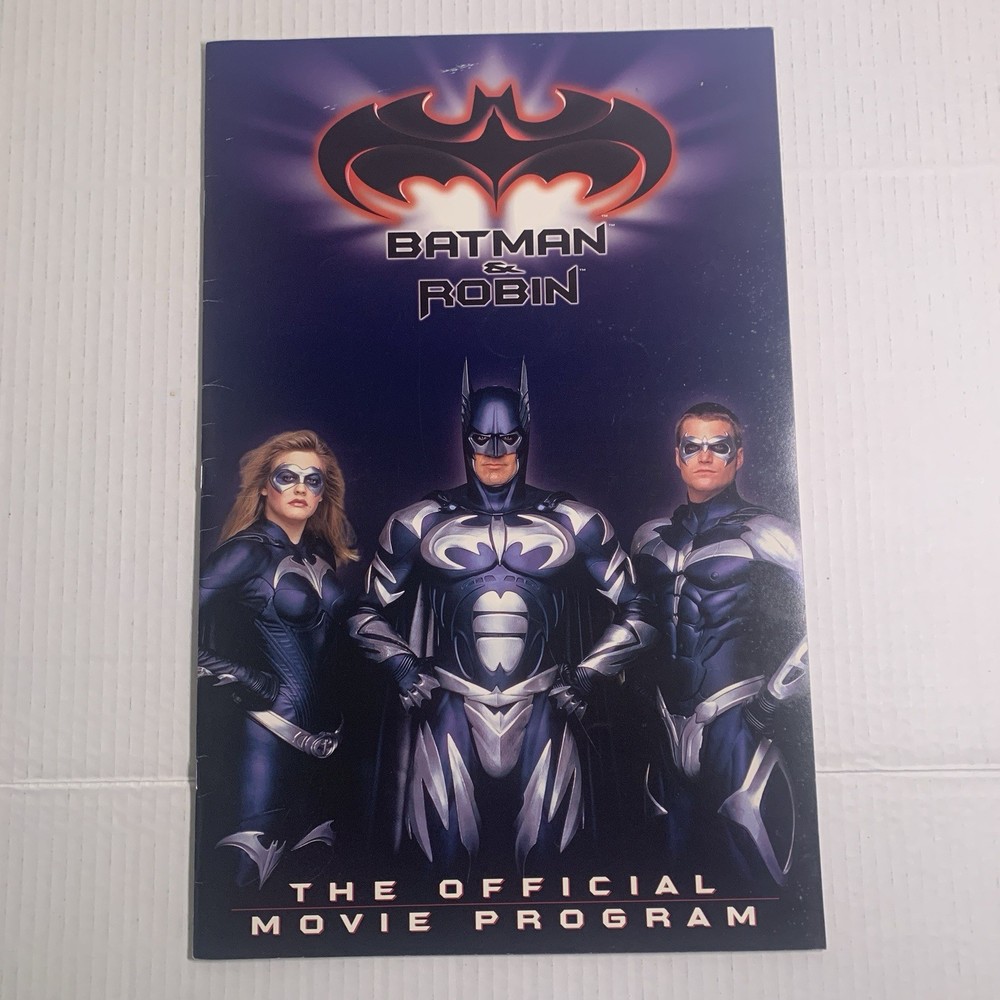 BATMAN & ROBIN THE OFFICIAL MOVIE PROGRAM c. 1997 – 36 Pages, Oversized