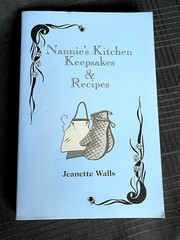 Nannie’s Kitchen Keepsakes & Recipes Appalachian Cookbook Jeanette Walls SIGNED