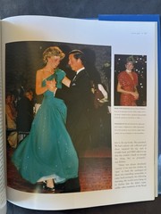 DIANA Queen of Style Coffee Table Book HC 1998 by Jackie Modlinger