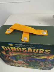Smithsonian Kids Young Explorers Dinosaurs 32 Page Fact Book and puzzle/poster