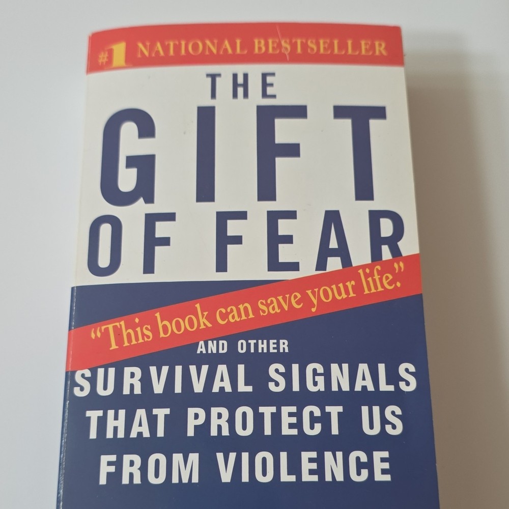 The Gift of Fear Gavin De Becker Paperback Bantam Dell Self-Help Psychology