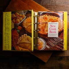 VTG 1965 Better Homes & Gardens New Cook Book Gold Souvenir Binder Edition EXC