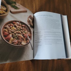 The Blue Zones Kitchen: 100 Recipes to Live to 100 – Dan Buettner