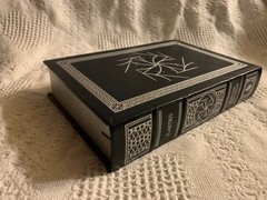 Elantris : Tenth Anniversary Dragonsteel Leather Edition by Brandon Sanderson…
