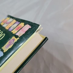 100 Flowers and How They Got Their Names by Wells, Diana , hardcover