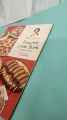 Betty Crocker’s Bisquick Cook Book 157 Recipes and Ideas Vintage 1956-26 pages
