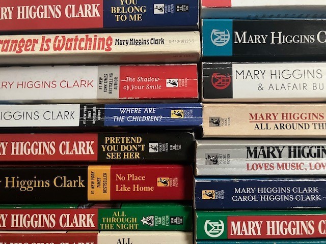 Lot of 10 Mary Higgins Clark Paperbacks Random Mix of Books