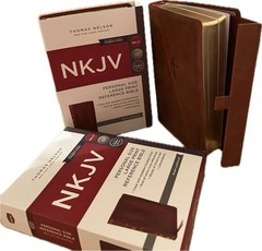 MAGNETIC CLOSURE NKJV LARGE PRINT(10.5pt) Personal Size Brown Leathersoft Bible