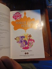 My Little Pony: Ponies Love Pets!: Lev- paperback, 9780316368858, Emily C Hughes