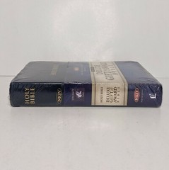 Holy Bible Deluxe Gift and Award By Thomas Nelson New King James Version Sealed