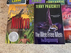 Terry Pratchett–Lot of 11 PB, 4 HC various titles, Good Omens, Jonny & the Bomb