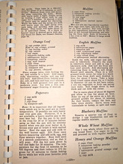 1949 Nebraska Storz Beer Cookbook Omaha6.5×9 inches 194pp 4th addition