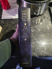 Holy Bible: People’s Parallel Edition King James Version/New Living Translation