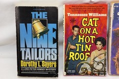 Lot of 34 Vintage Paperbacks, 1960s / 1970s Copyrights, No Duplicates, B675