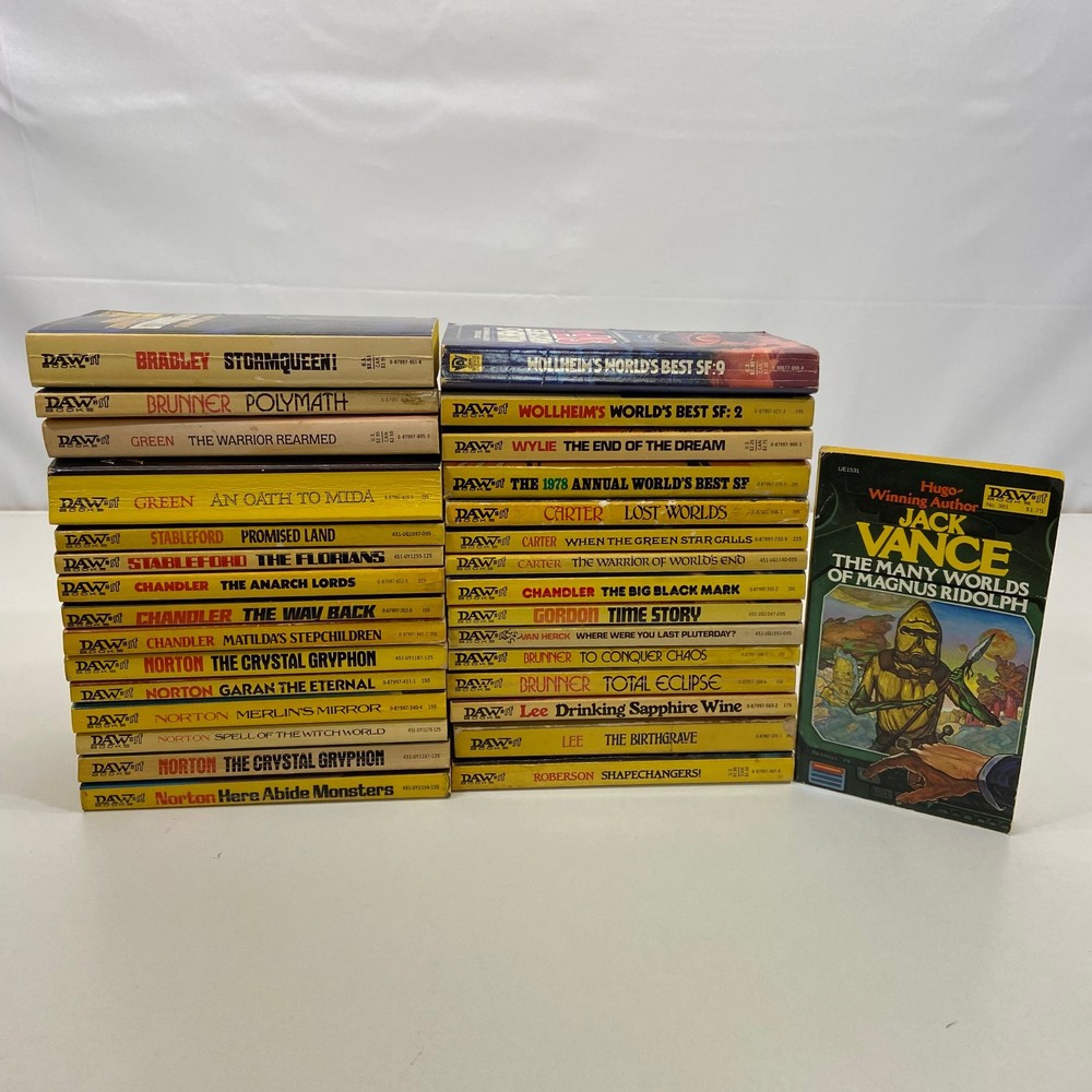 SciFi Novels 31 Book Lot DAW VTG MMPB Jack Vance Andre Norton Brian M Stableford