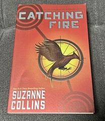 Lot of 2 Hunger Games Paperback Books Suzanne Collins, Mockingjay, Catching Fire