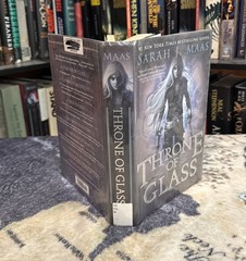 Throne of Glass – Sarah J Maas (Hardcover) Late Print, Original Cover, Ex-Lib.