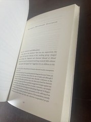 LOUISE ARONSON, A HISTORY OF THE PRESENT ILLNESS. 9781408832127