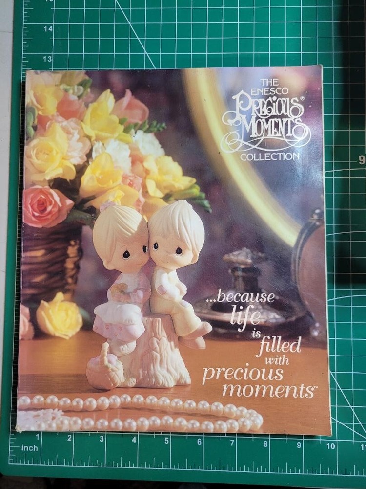Precious Moments Collection Book – Volume XVI 1996, 232 pages V-good