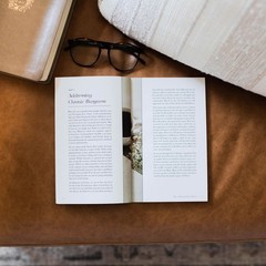 The Daily Grace Co Breaking Free From Busyness Booklet
