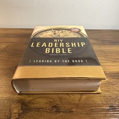 Niv Leadership Bible : Leading by the Book by Sidney Buzzell (2013, Hardcover)