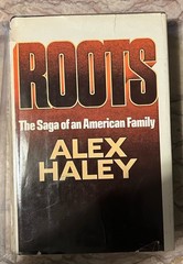 RARE 1976 SIGNED Alex Haley Roots 1st Edition Early Print R44 587 Pages 9.5”